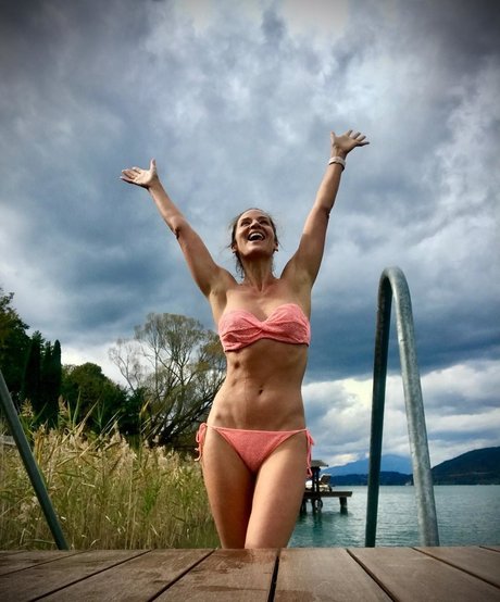 Amanda Byram perfect star pictures