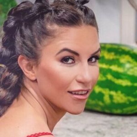 Robbie Welsh Hanna model erotic gallery