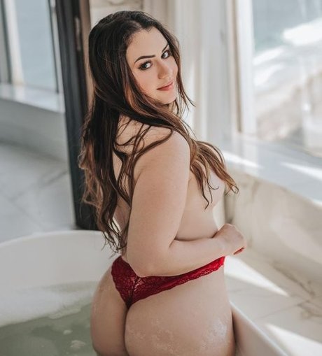 Fabricia Freitas beautiful actress archive