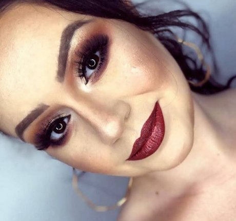 Fabricia Freitas beautiful model pics