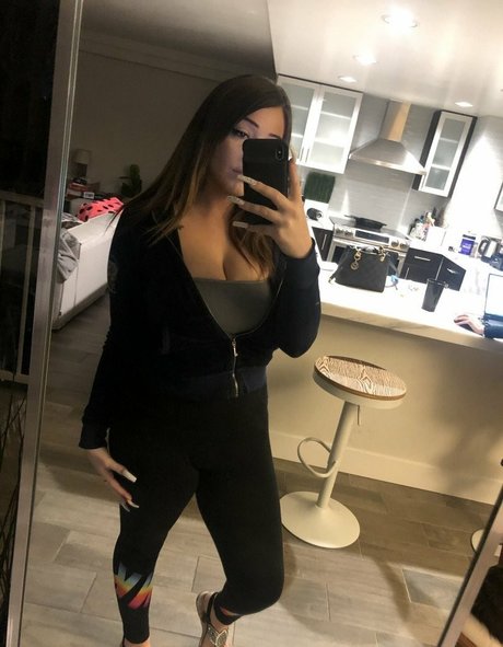 Comfiecozie beautiful model pictures