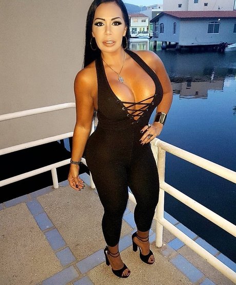 Carolina Luna hd actress photo