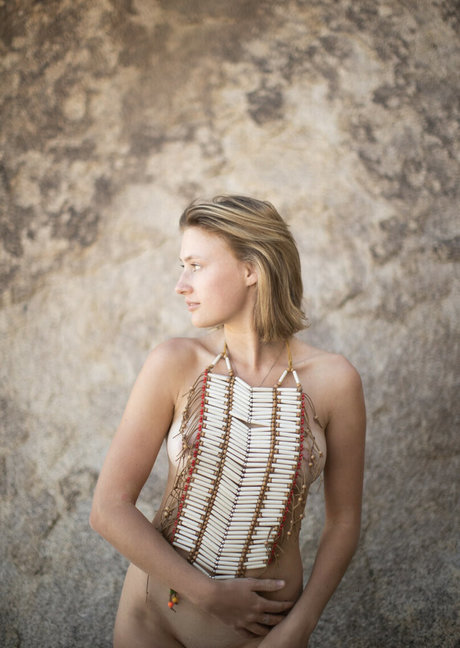 Snowbunski model nude img