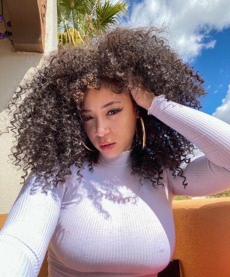 tastemone hd model photo