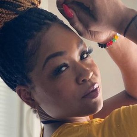 Diamond Monroe sex model photos