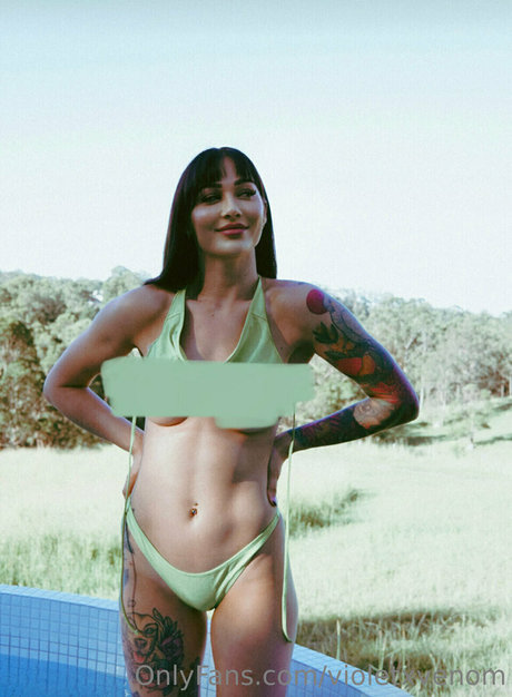 cfcourt model nudes pic