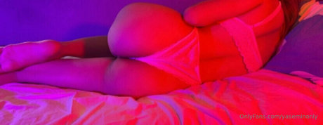 suderoselia model pornographic images