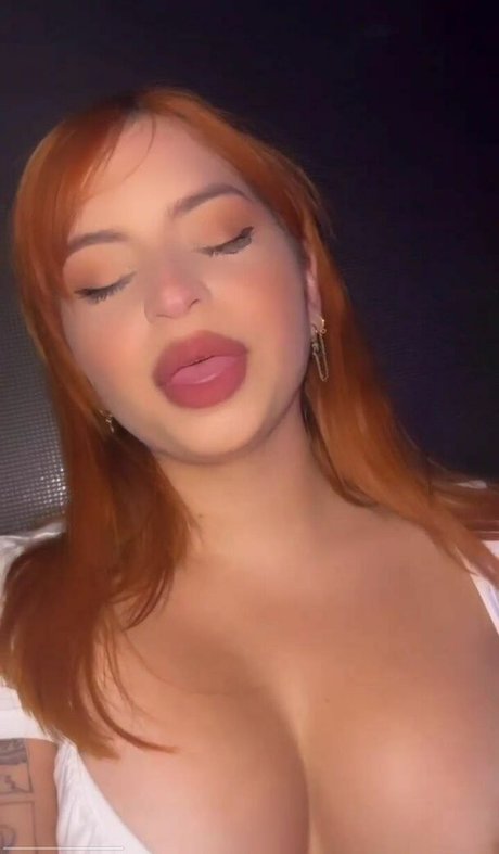 Marianyyaa nice model photo