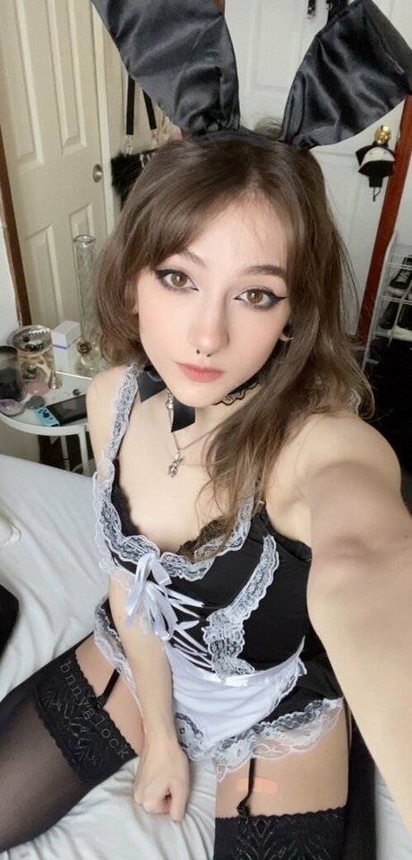 Prettyhostage nudes model picture