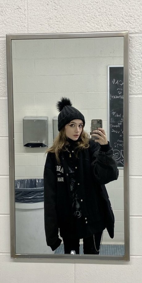 Prettyhostage beautiful star image