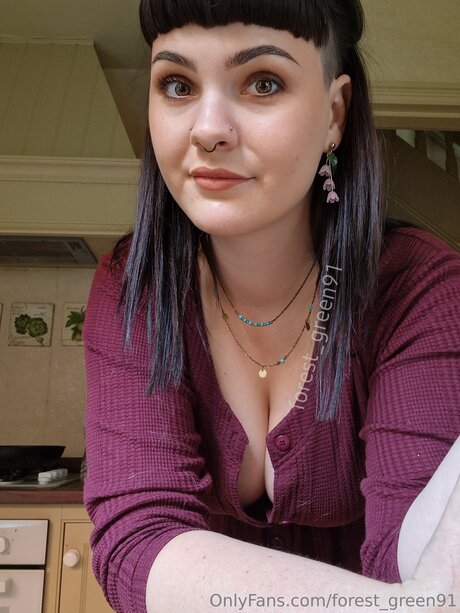 forest green91 sex model picture