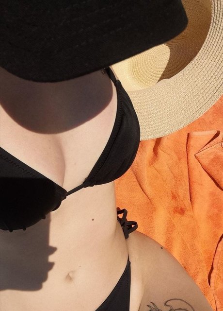 nude pregnant onlyfans adult image