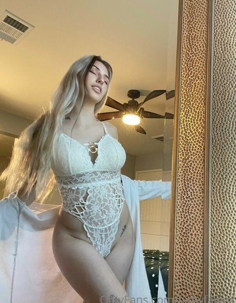 Fawnx model erotic photos