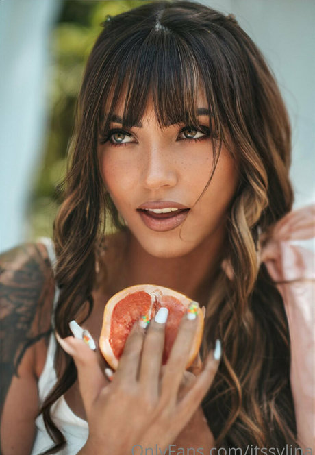 Sylina Ruiz naked model archive