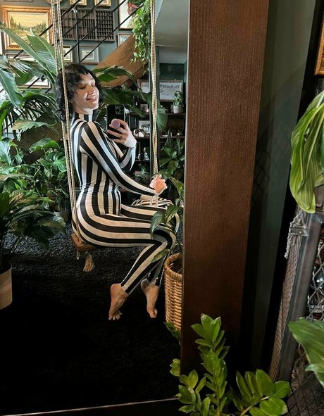 matildassecret adult model photo