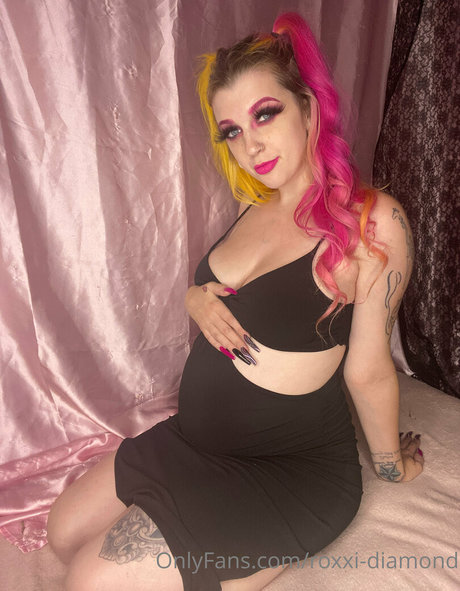 Roxxi Diamond pornographic model photos