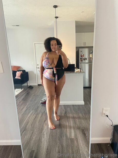 Ms Champagne model hot img