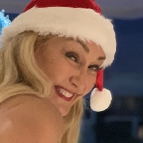 Ozzy Suzy erotic star pic