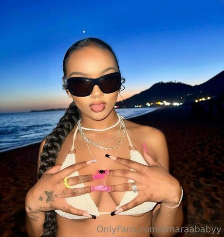 Amaraababyy nude pornstar photo