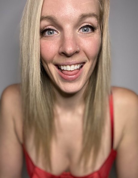 Missy Darling star naked pics