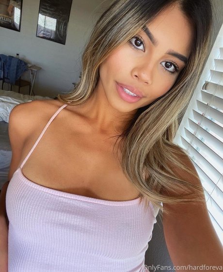 HardforEva pornstar beautiful image