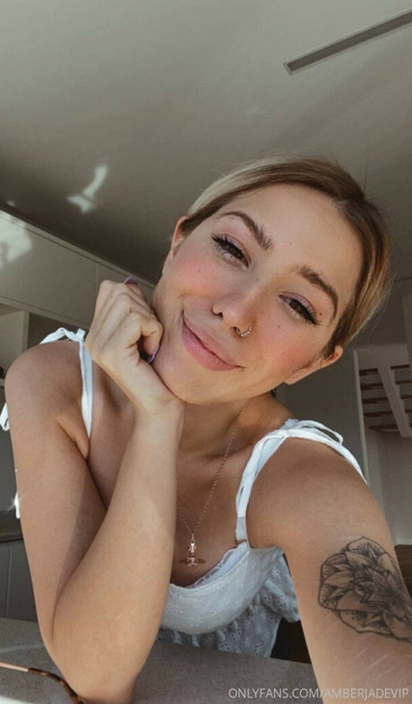 Amber Jade model beautiful picture