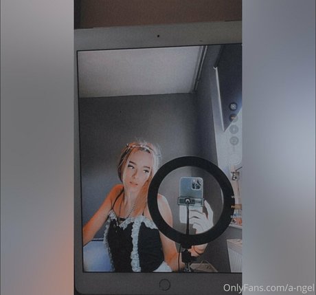 courtneyriverss adult model photos