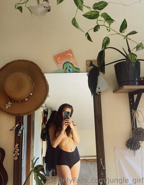 Jungle Girl top model pics