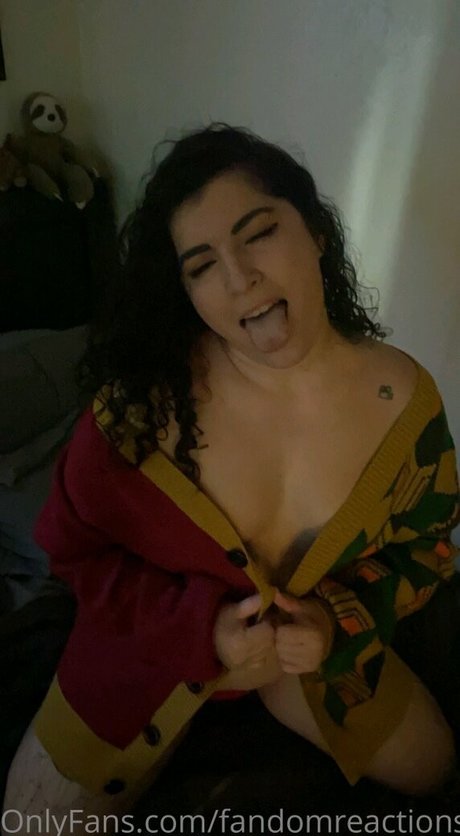 FandomReactions art model pic