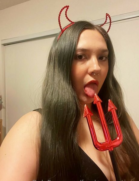 FandomReactions model xxx img