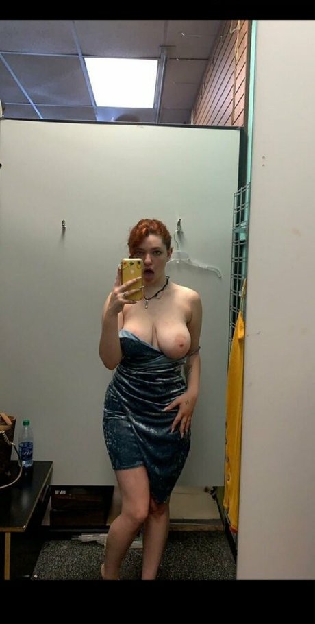 Annabel Redd adult model img