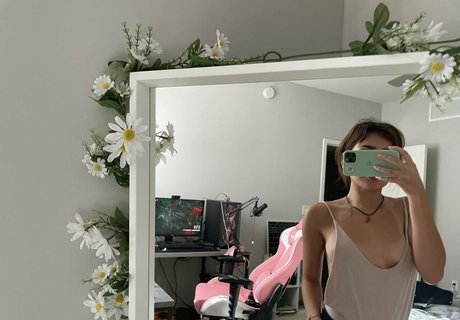 Isa Marin porn model image