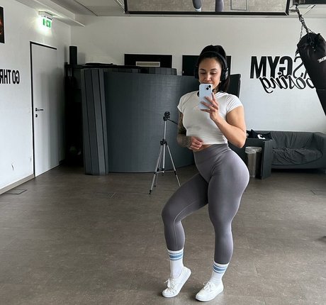 buff bunny98 pretty model galleries