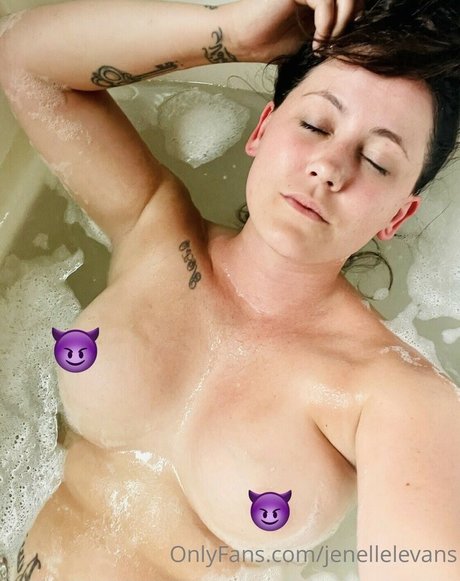 Janelle Evans star pretty img