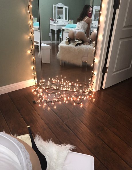 old lady onlyfans hot naked image