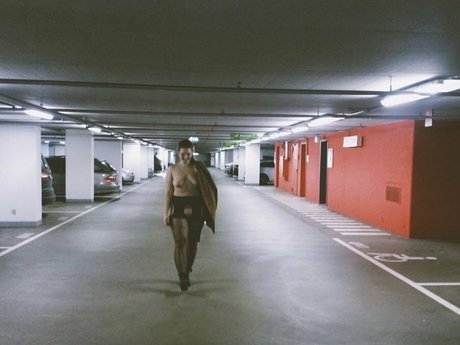 squat riding onlyfans free nude photos