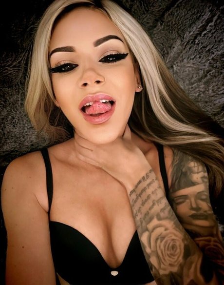 Thezombieac nice actress images