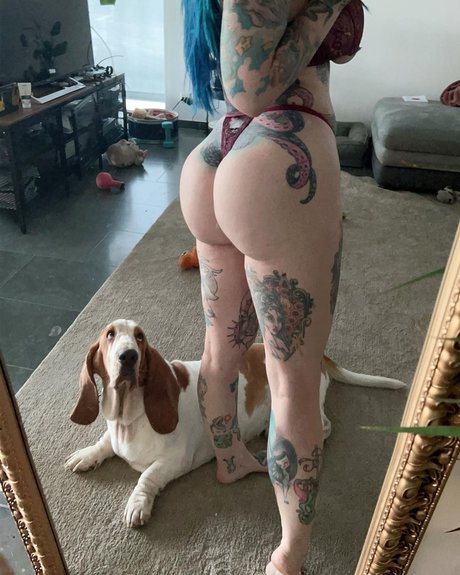 Riae nude model images