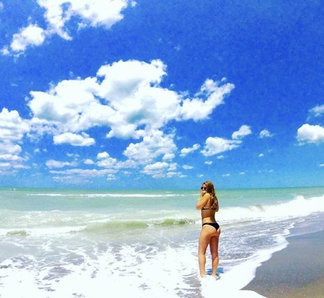 Neeks model hot pictures