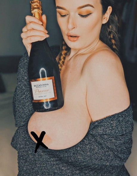 darcyjames art star pic