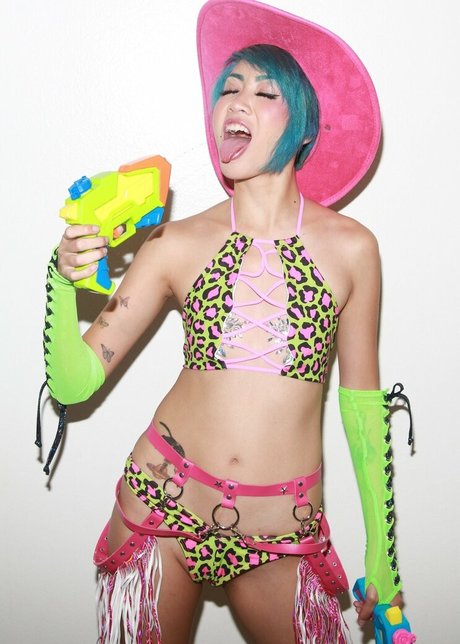 Sushimonstuh model hd photo