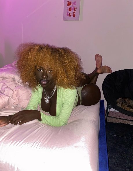 Lazelle Doll model nude image