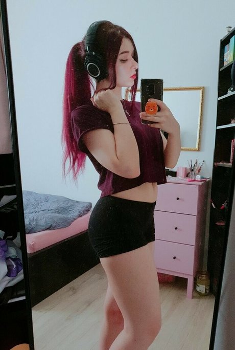 YuliCxlibri nude star image