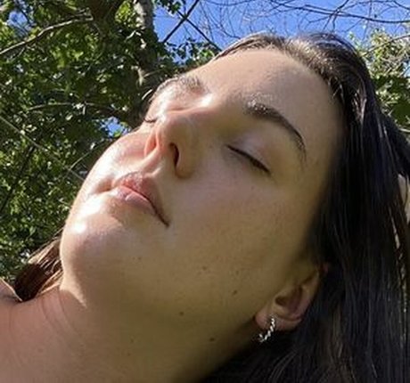 RubysUndies beautiful model pic