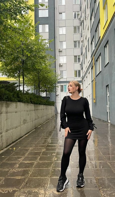 carolinemoore xo model nice picture