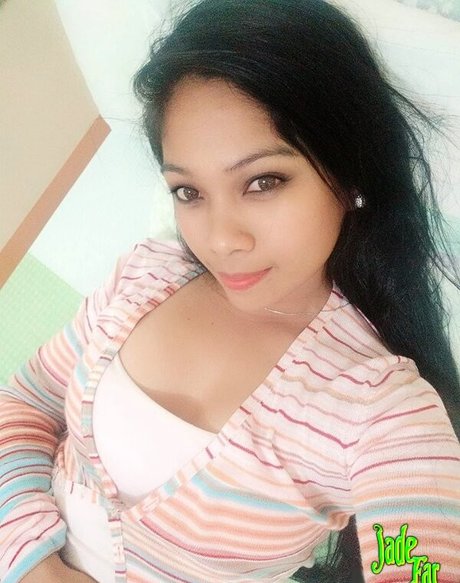 Jade Far hot actress gallery