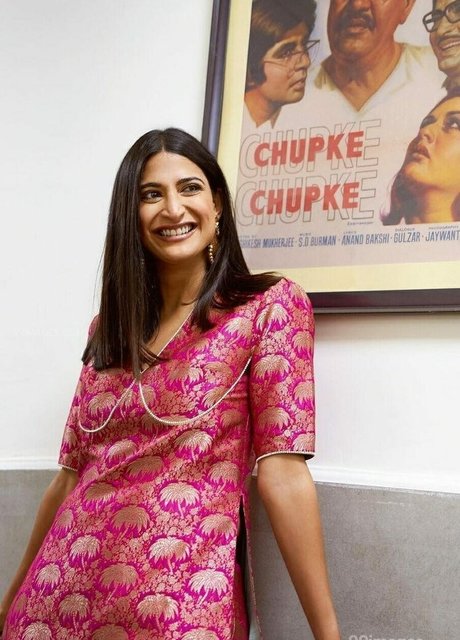 Aahana Kumra sexy star images