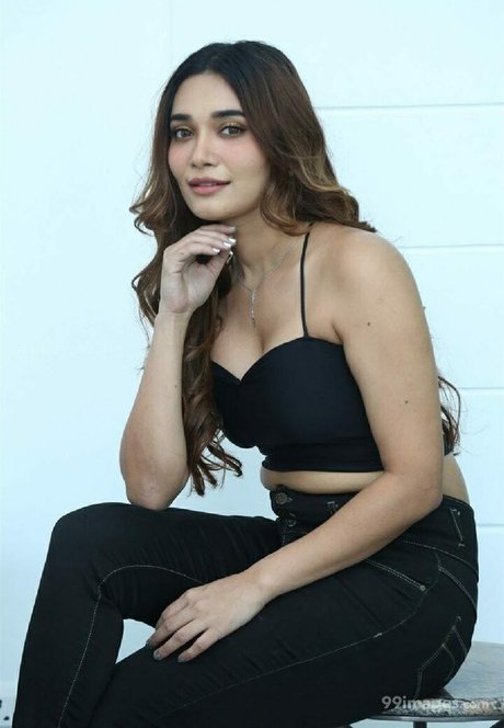 Jenifer Emmanuel erotic star photo