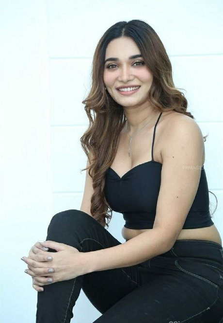 Jenifer Emmanuel free actress image