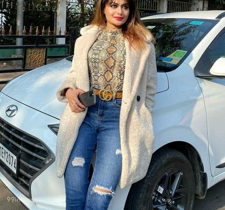 Suhaani Laskar model top images